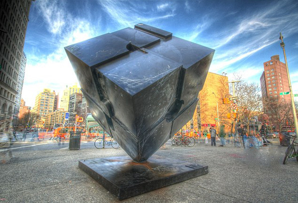 关于马德里竞技训练开放日，国际比赛日绝杀压哨引欢呼，社区盾在即，团队化学反应显著的信息